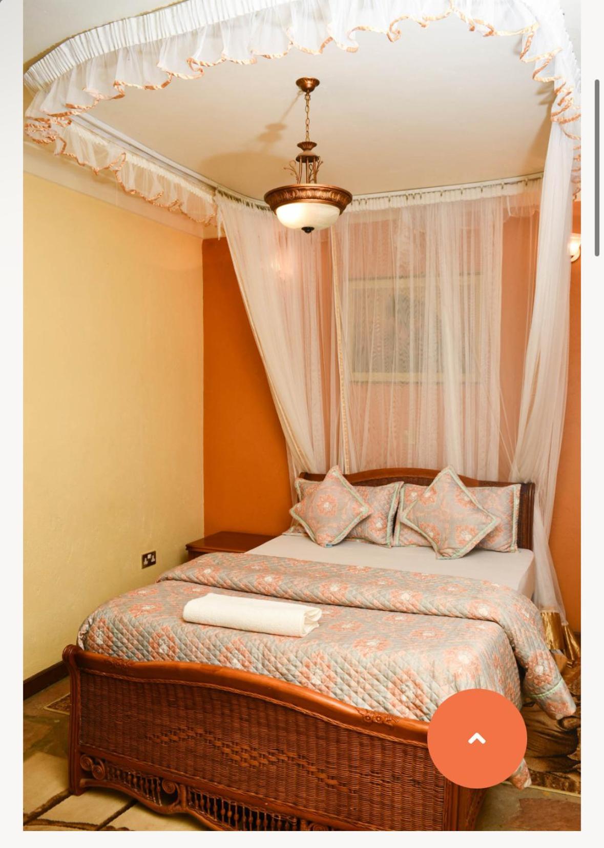 Country Lake Resort Garuga Entebbe Ngoại thất bức ảnh