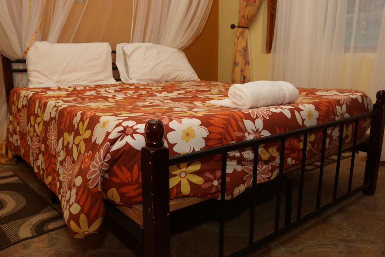 Country Lake Resort Garuga Entebbe Ngoại thất bức ảnh