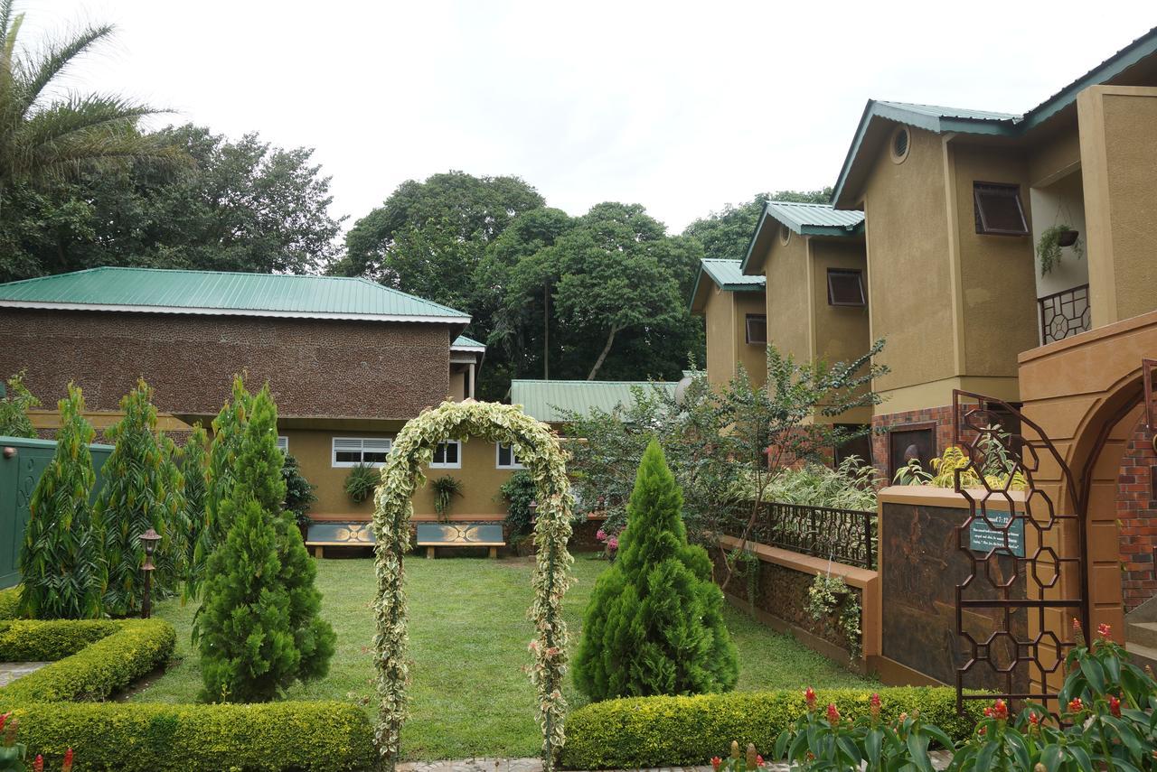 Country Lake Resort Garuga Entebbe Ngoại thất bức ảnh